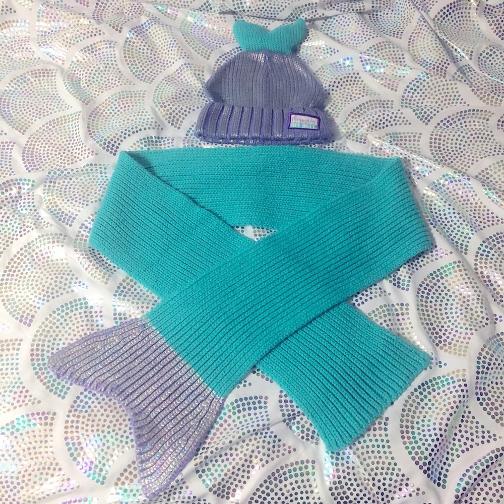 Hat & scarf